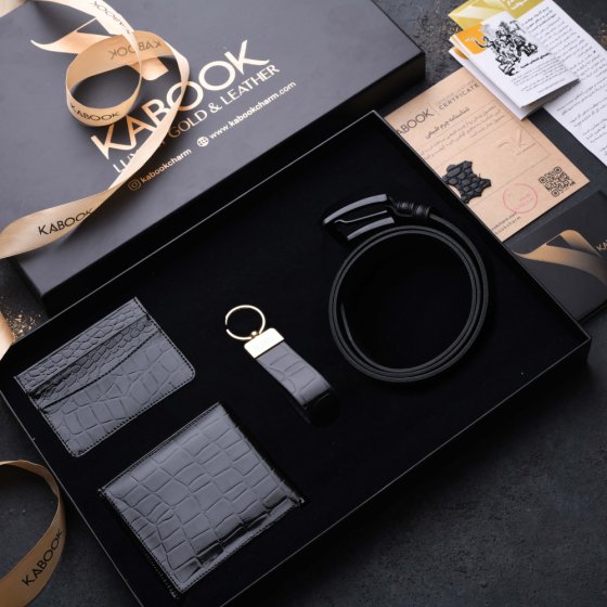 ست هدیه چرم کیف کارت و جاکلیدی و کیف جیبی و کمربند مشکی