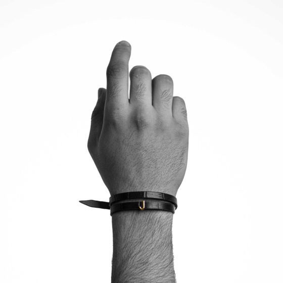 دستبند مردانه طلا چرم حرف J