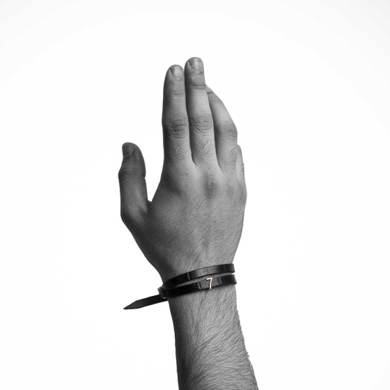 دستبند مردانه طلا چرم عدد 7