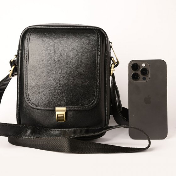 کیف دوشی مردانه طرح نگین بزرگ چرم مشکی ساده