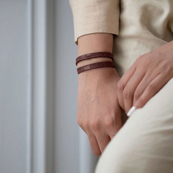 دستبند چرم دو دور زرشکی