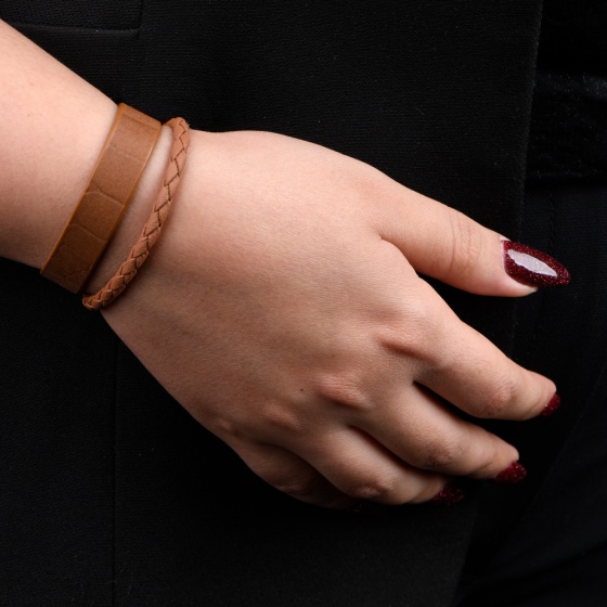 دستبند چرم 67 عسلی