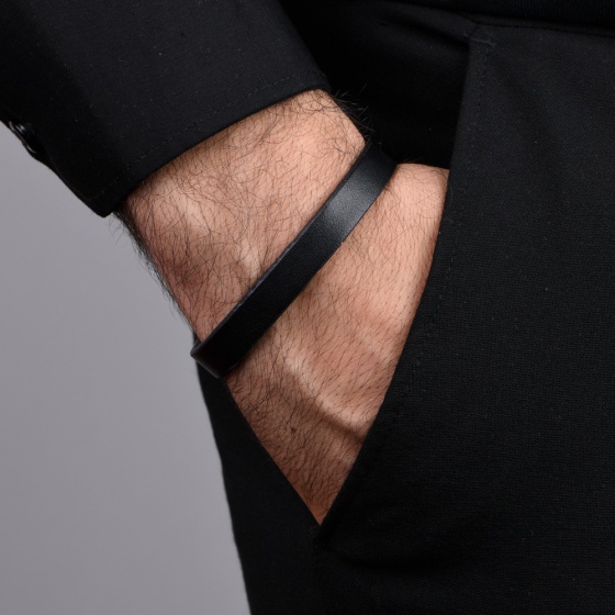 دستبند چرم مشکی ساده