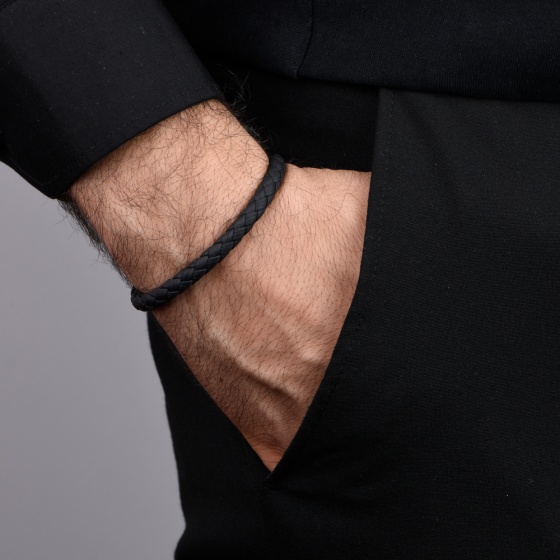 دستبند بافت مشکی مات