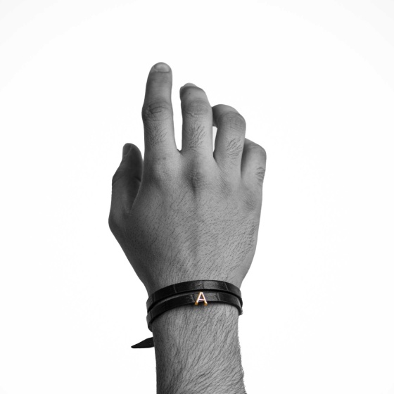 دستبند مردانه طلا چرم حرف A
