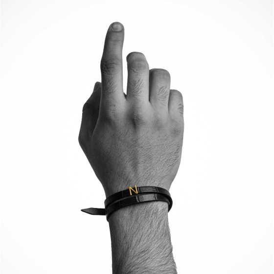 دستبند مردانه طلا چرم حرف N